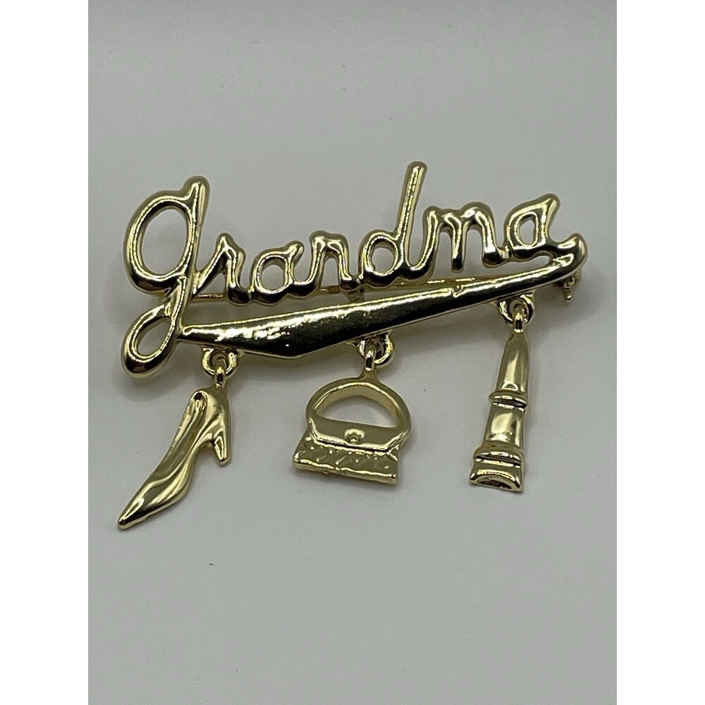 Charm Brooch Pin Gold Tone Word Grandma Signed Dancraft Vintage NOS